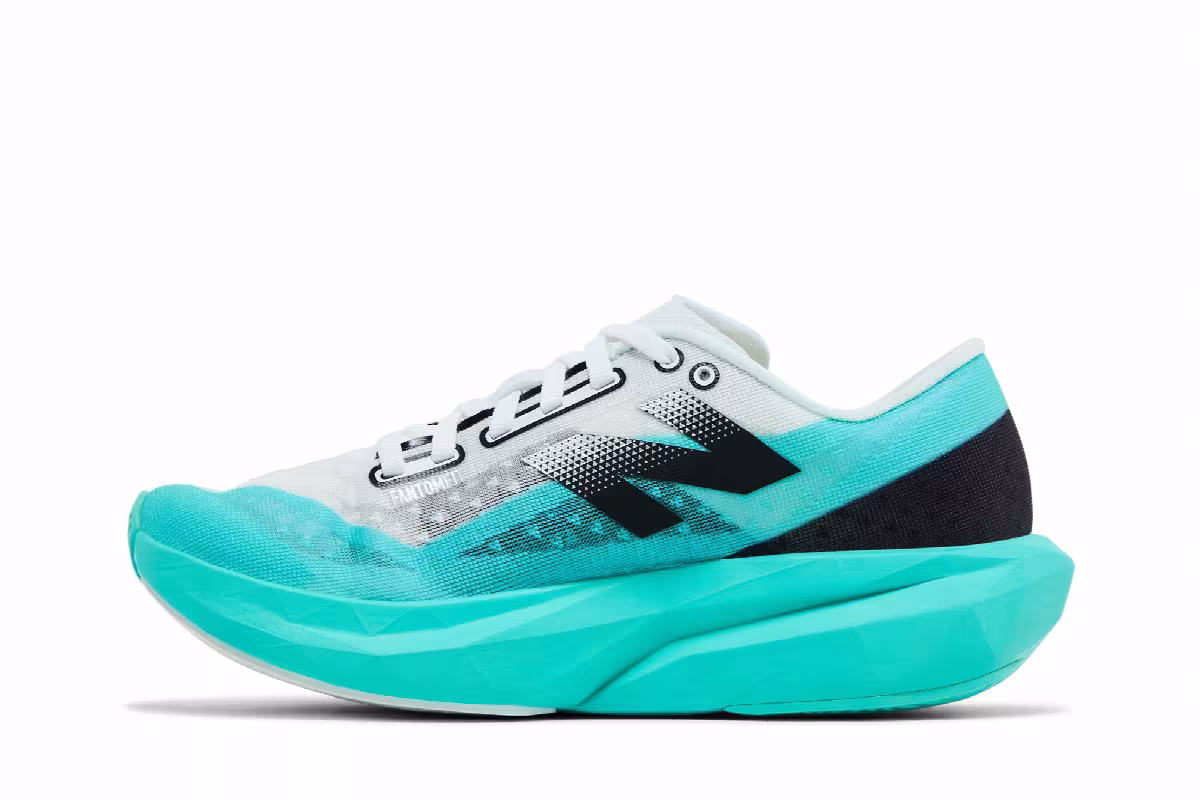 New Balance Women's FuelCell Rebel v4 Wide Cyber Jade, view 4
