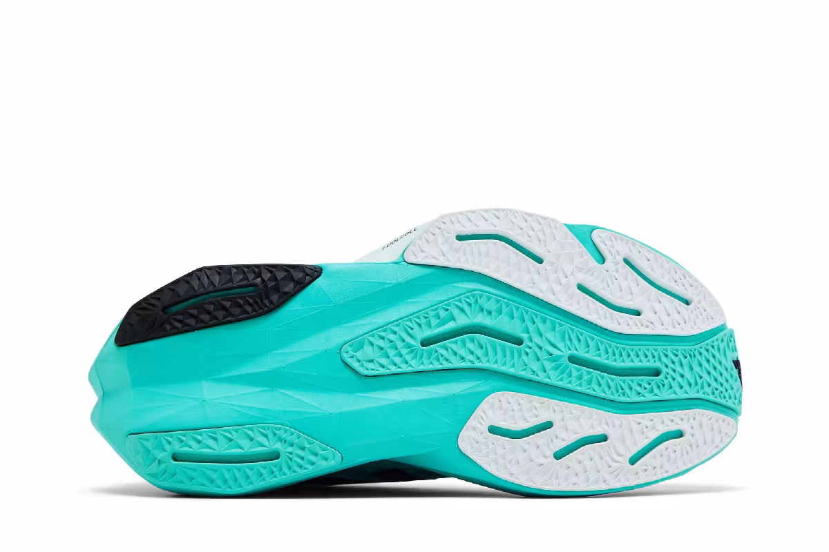 New Balance Women's FuelCell Rebel v4 Wide Cyber Jade, view 5