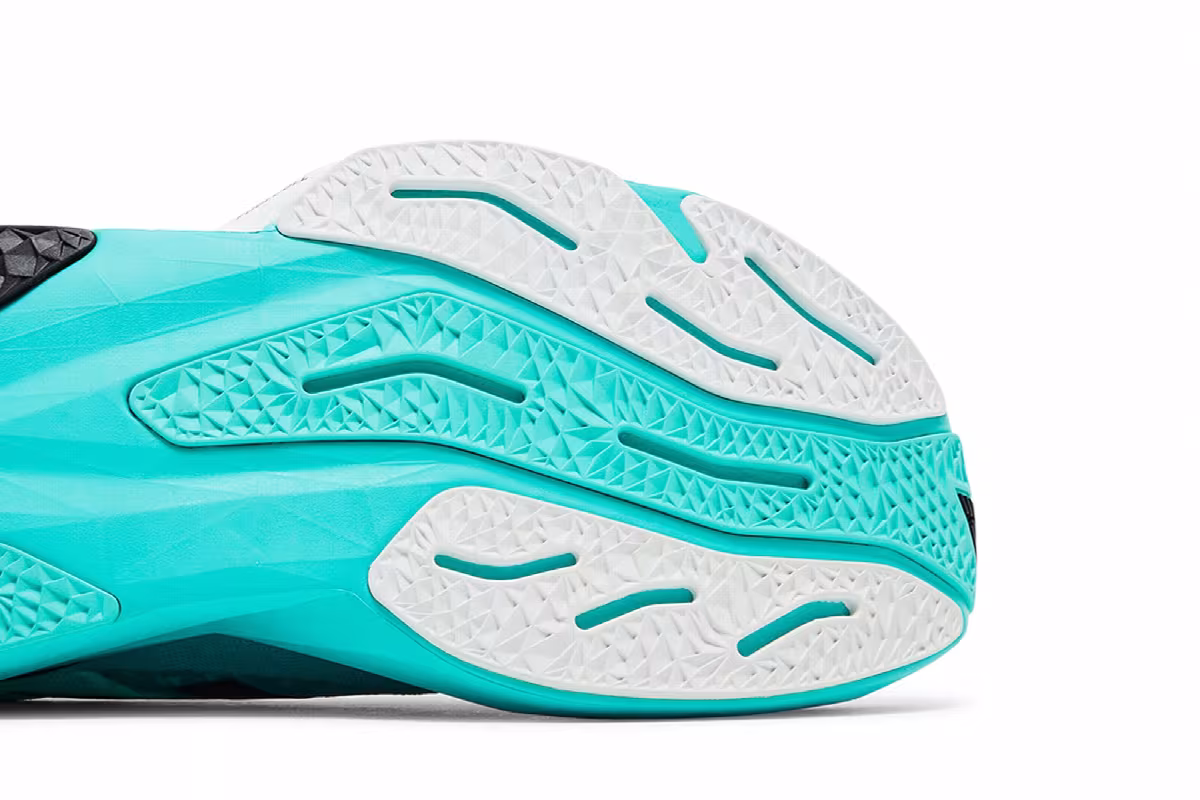 New Balance Women's FuelCell Rebel v4 Cyber Jade, view 6