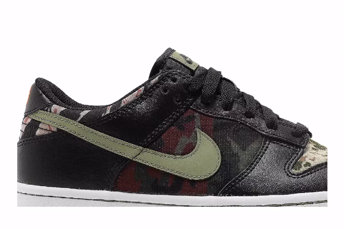 Nike Dunk Low SE GS Black Multi-Camo, view 3