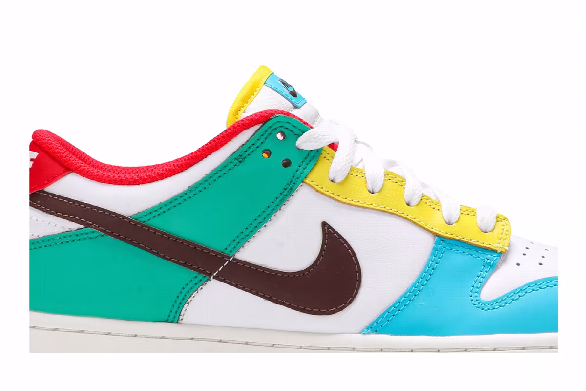 Nike Dunk Low SE GS Free.99 - White, view 3