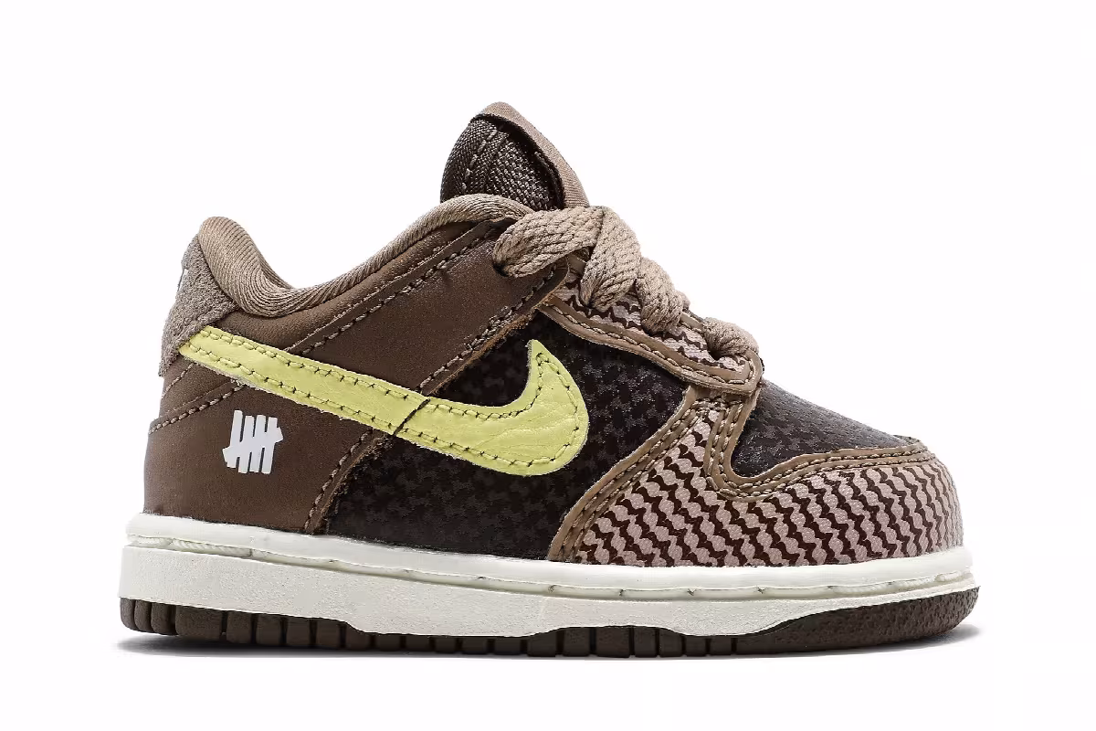 Undefeated x Nike Dunk Low SP TD Canteen, view 2