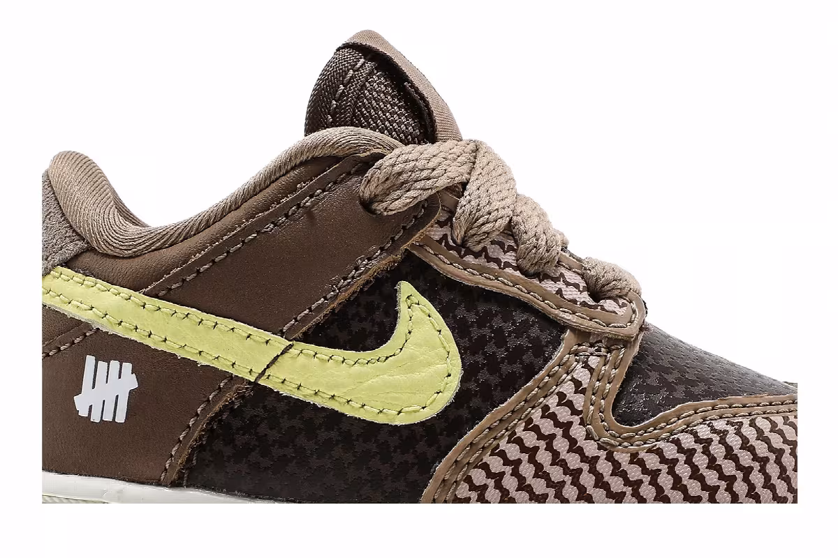 Undefeated x Nike Dunk Low SP TD Canteen, view 3