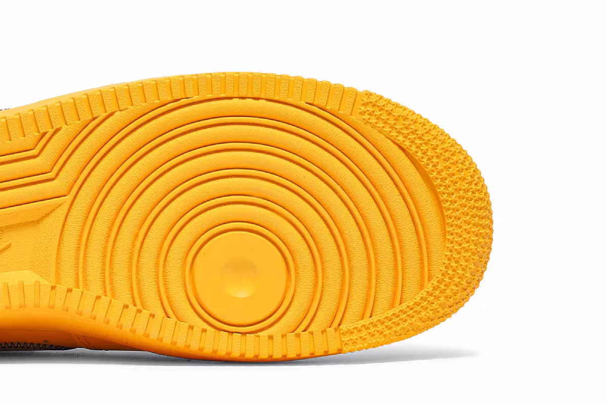 Off-White x Nike Air Force 1 Low Lemonade, view 6
