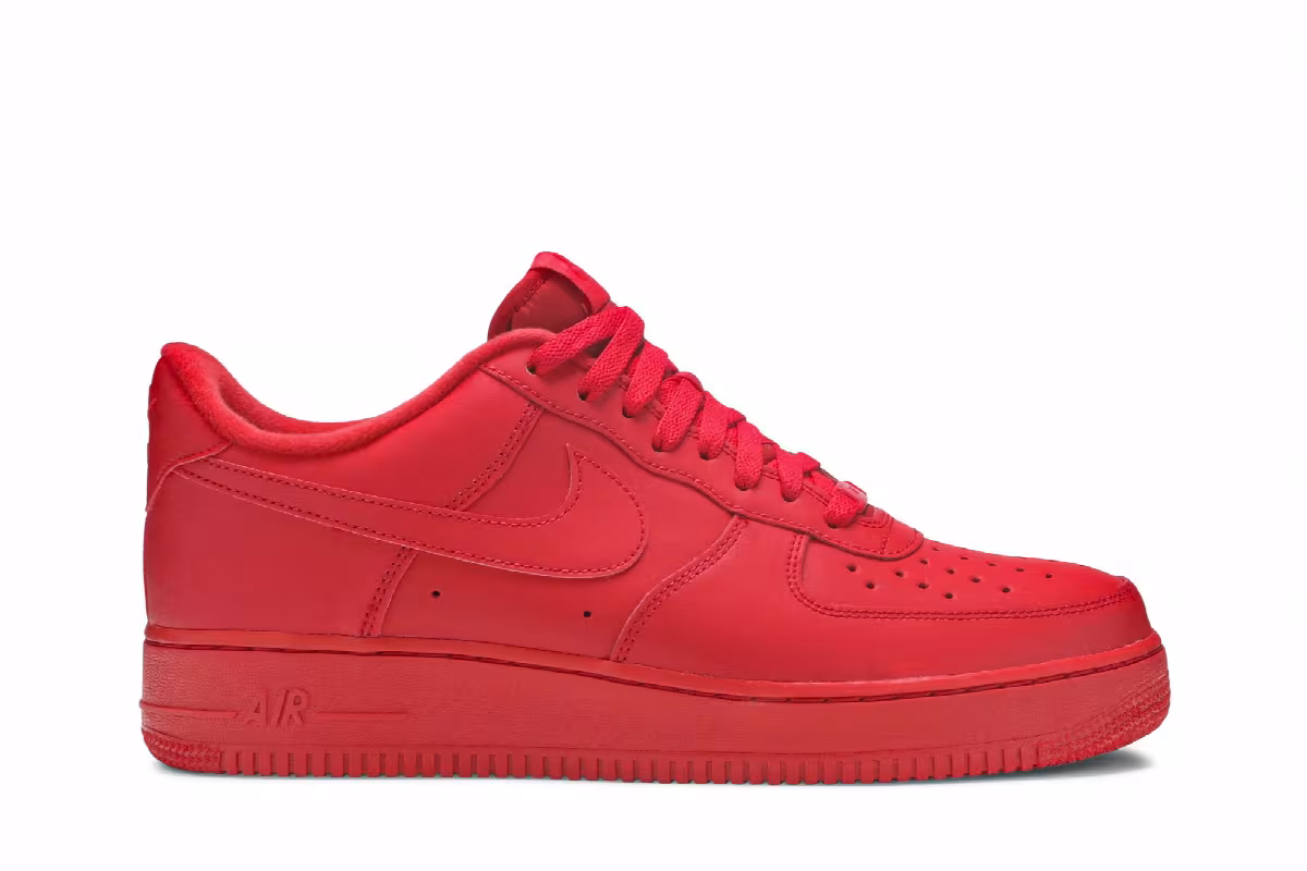 Nike Air Force 1 Low Triple Red, view 2