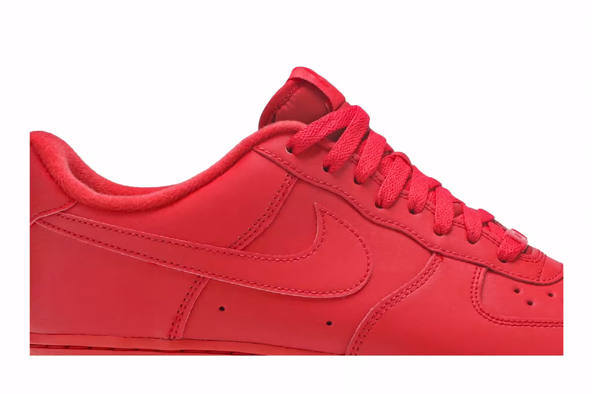 Nike Air Force 1 Low Triple Red, view 3