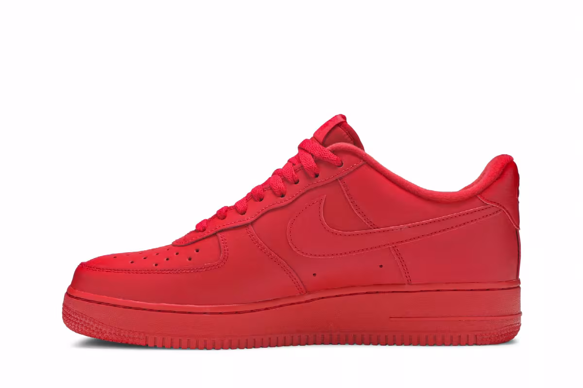 Nike Air Force 1 Low Triple Red, view 4