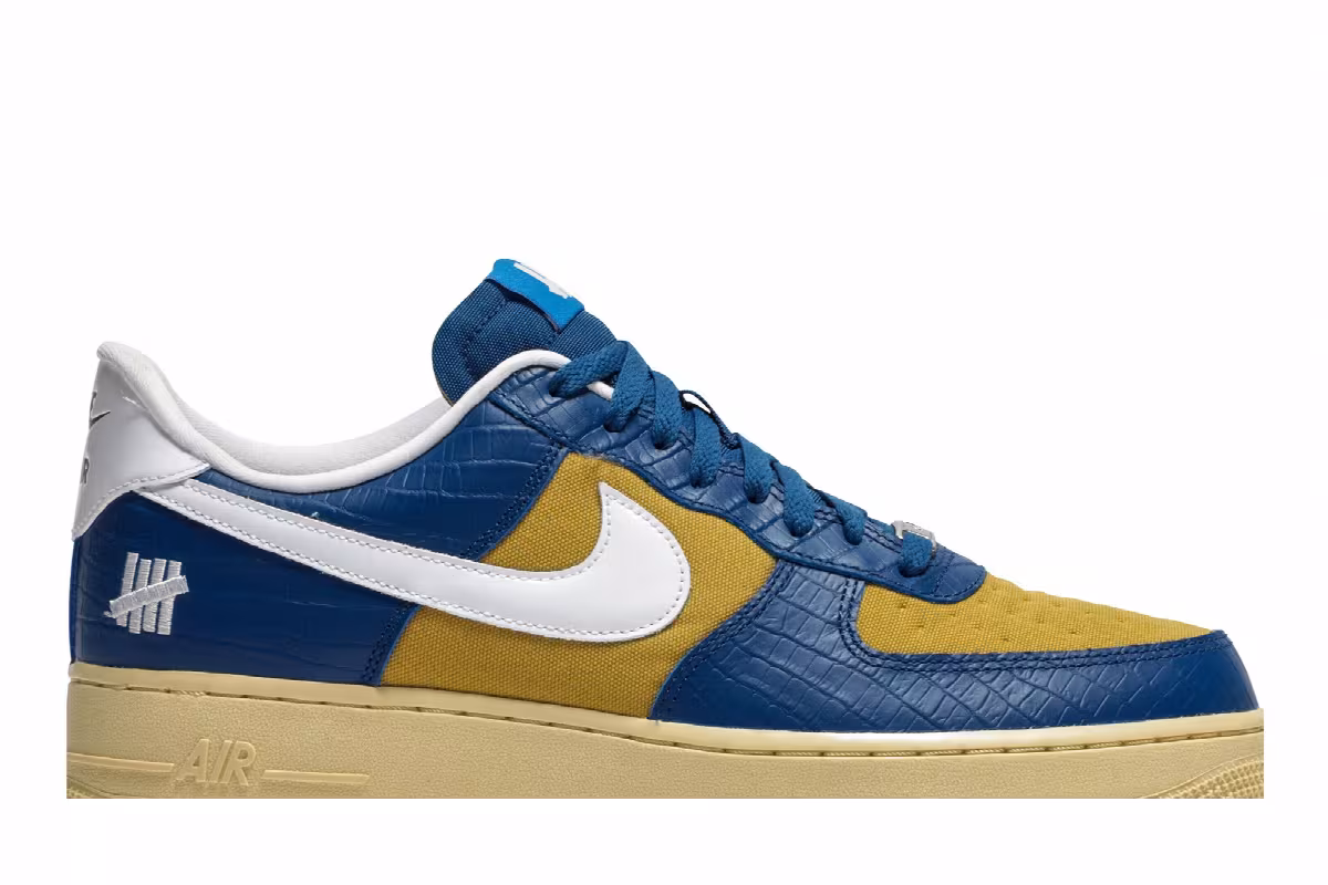 Undefeated x Nike Air Force 1 Low SP Dunk vs AF1, view 3