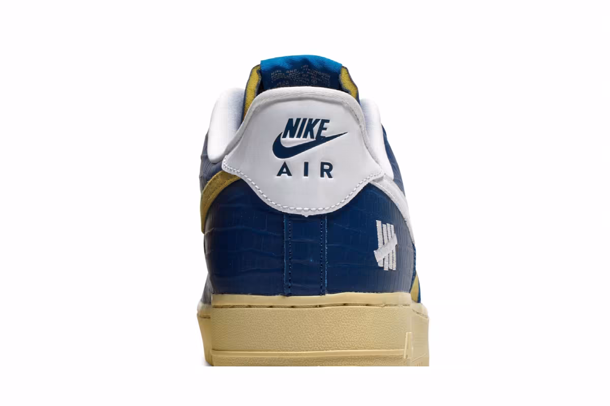 Undefeated x Nike Air Force 1 Low SP Dunk vs AF1, view 8