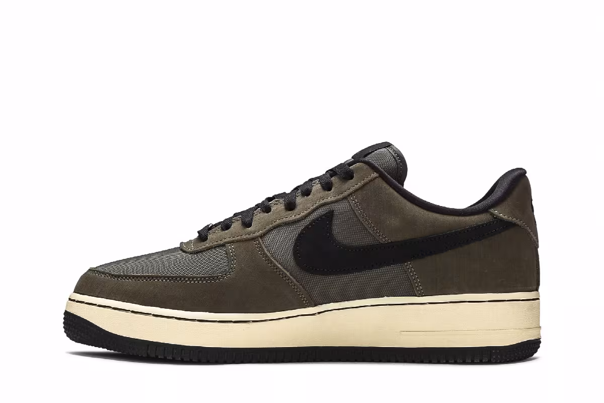 Undefeated x Nike Air Force 1 Low SP Ballistic, view 4