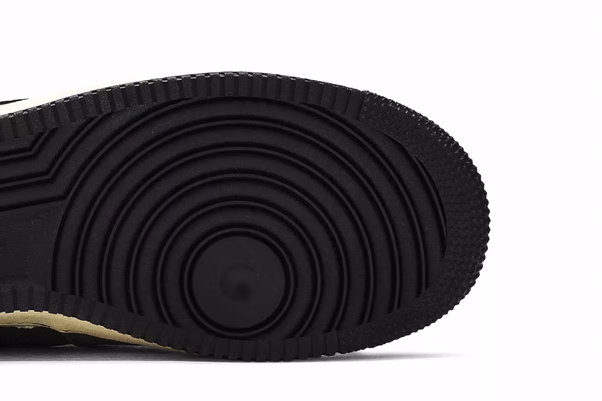 Undefeated x Nike Air Force 1 Low SP Ballistic, view 6