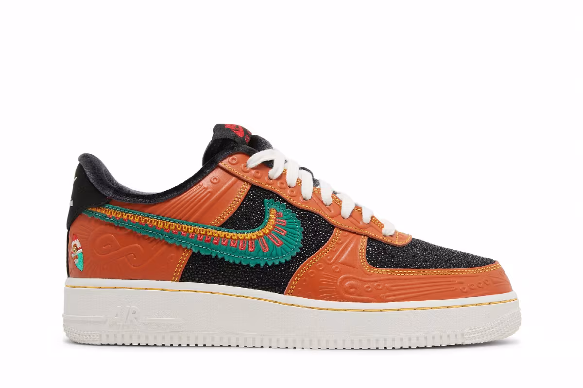 Nike Air Force 1 SiEMPRE Familia, view 2