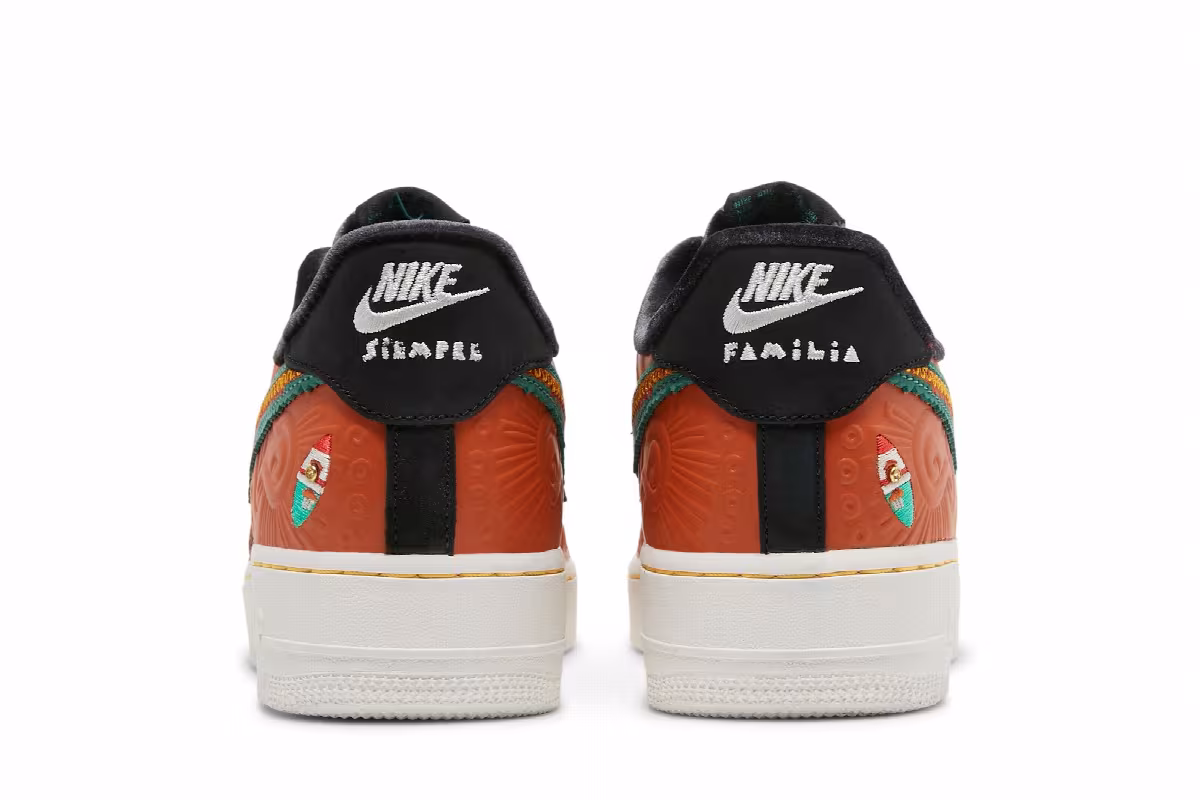 Nike Air Force 1 SiEMPRE Familia, view 7