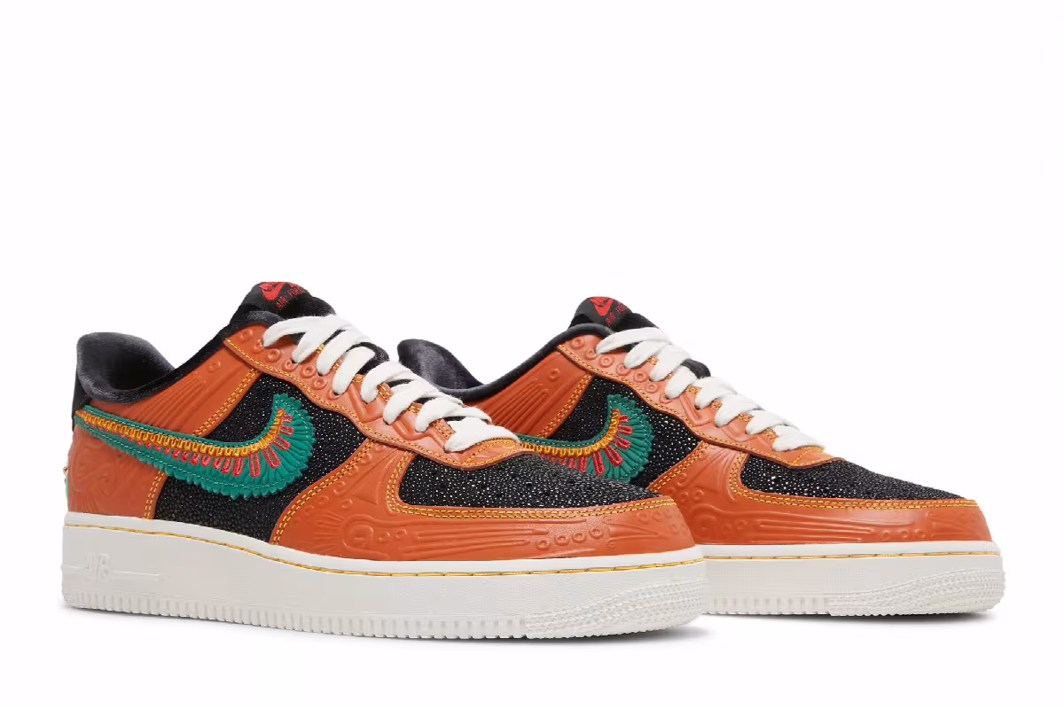 Nike Air Force 1 SiEMPRE Familia, view 9