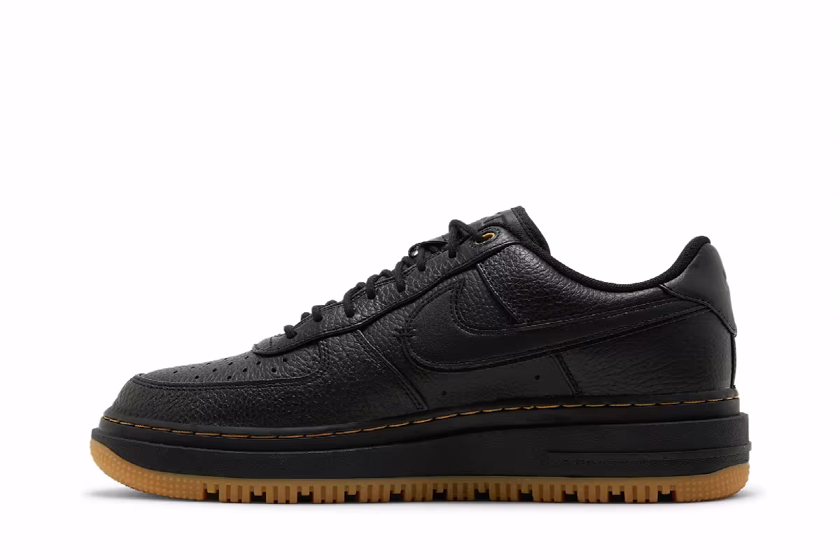 Nike Air Force 1 Luxe Black Gum, view 4