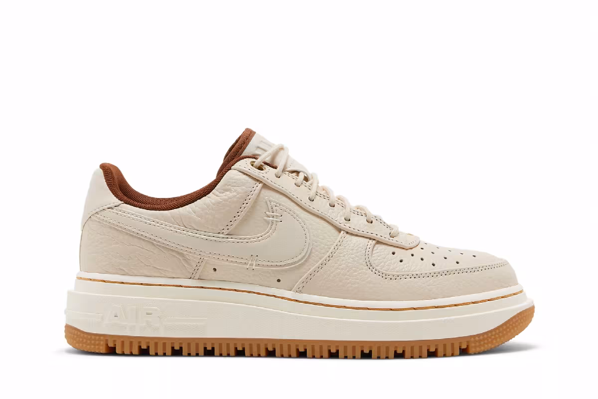 Nike Air Force 1 Luxe Pecan, view 2