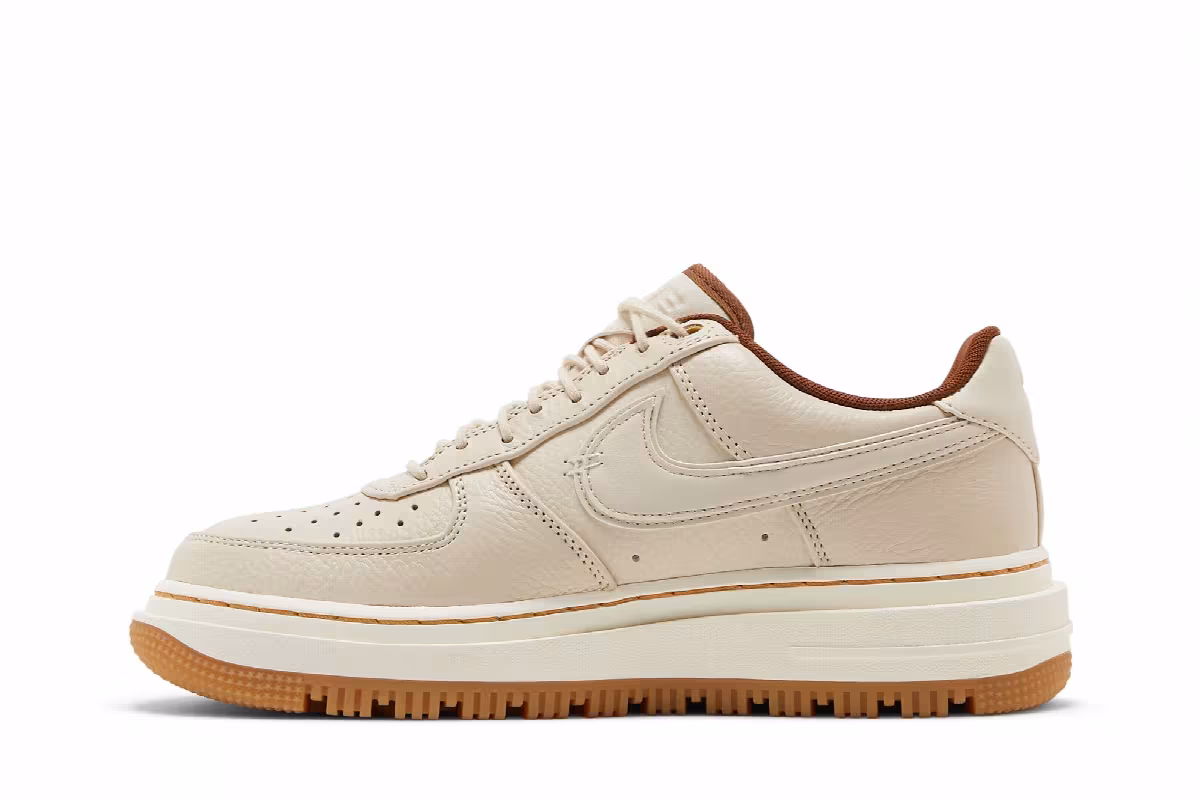 Nike Air Force 1 Luxe Pecan, view 4