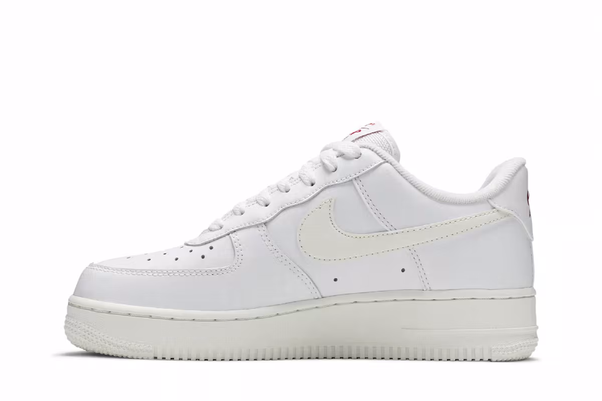 Nike Air Force 1 Low Valentine's Day 2021, view 4