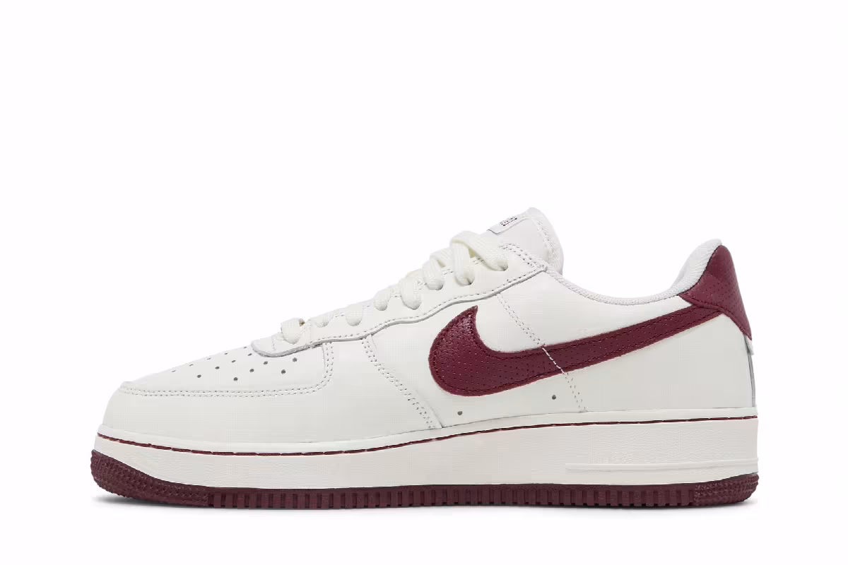 Nike Air Force 1 Dark Beefroot, view 4
