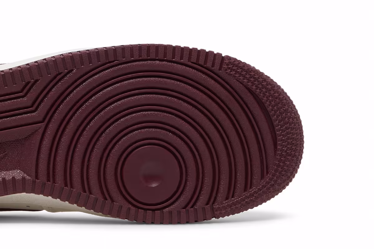 Nike Air Force 1 Dark Beefroot, view 6