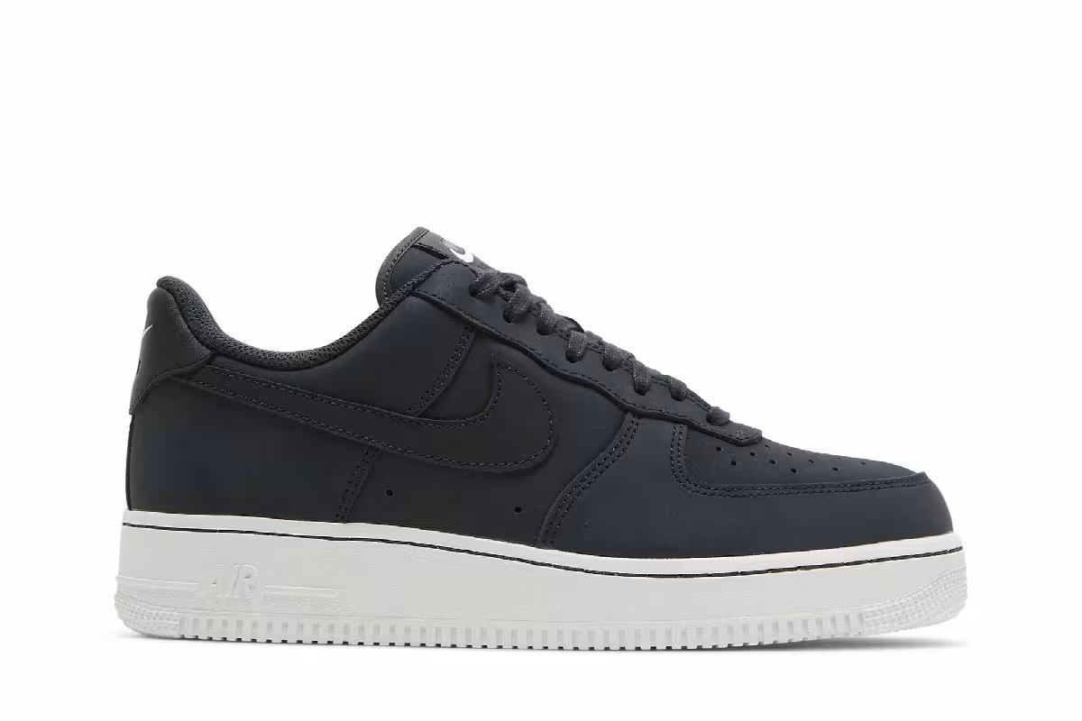 Nike Air Force 1 Low LX Off-Noir, view 2