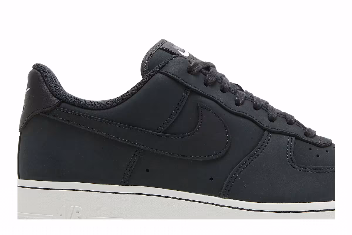 Nike Air Force 1 Low LX Off-Noir, view 3