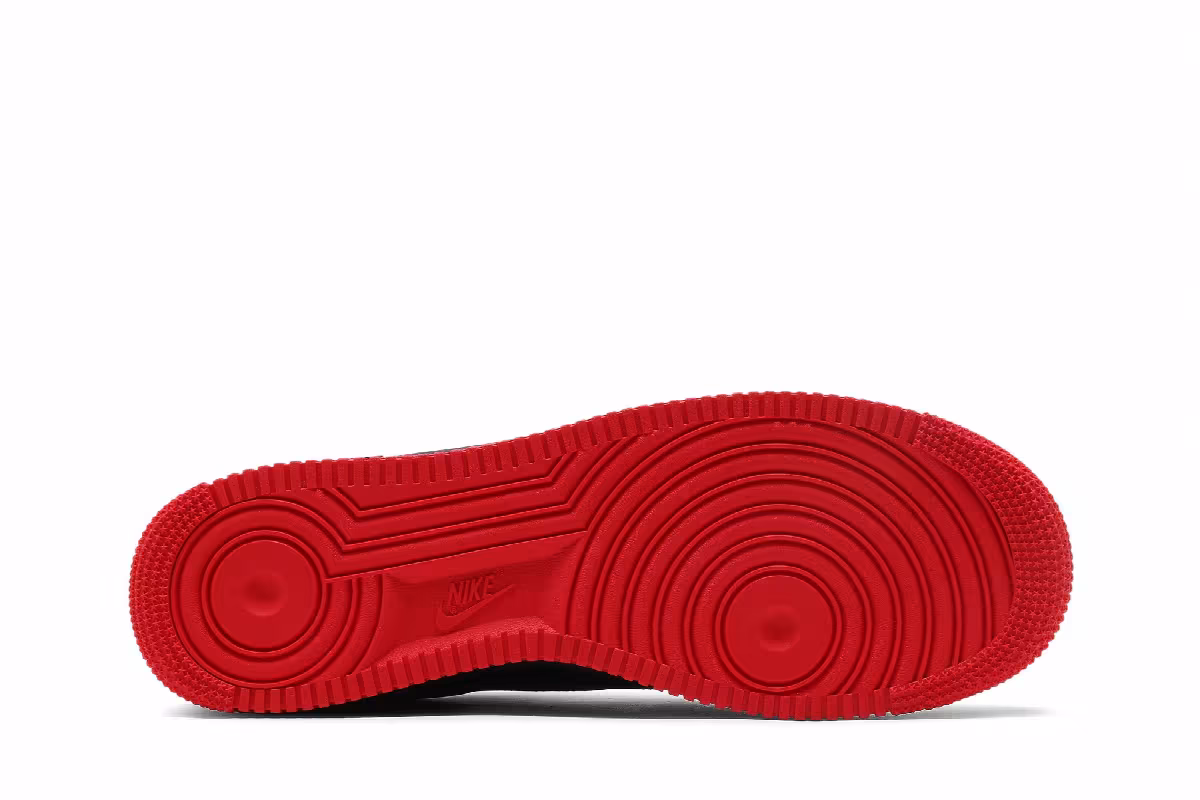 Nike Air Force 1 Low Bred, view 5