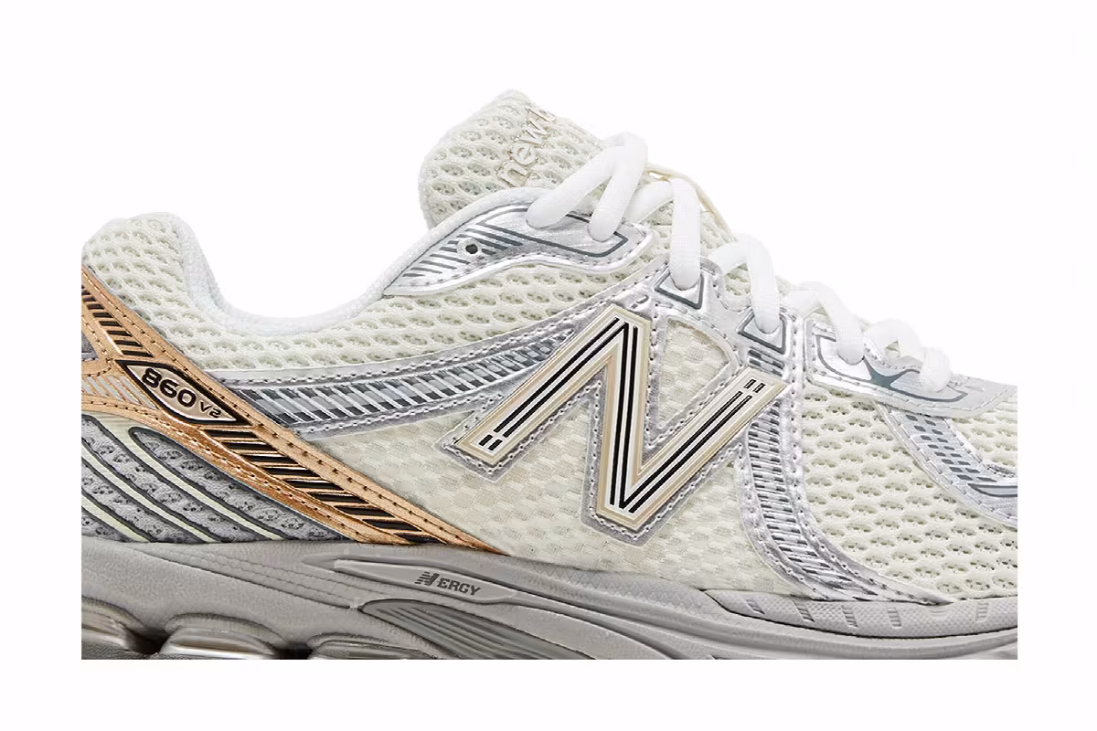 New Balance 860v2 Sea Salt Gold Metallic, view 3