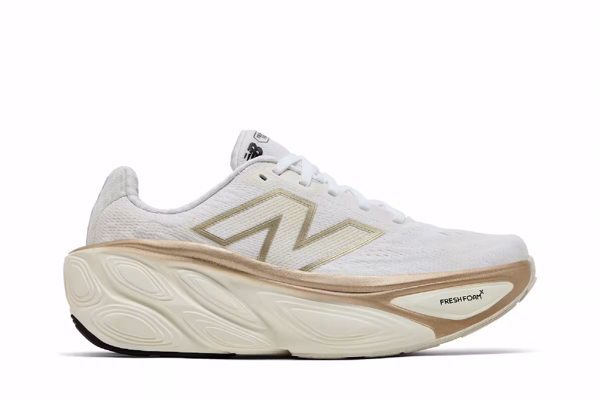 New Balance Women's Fresh Foam X More v5 Sea Salt Light Gold Metallic, view 2