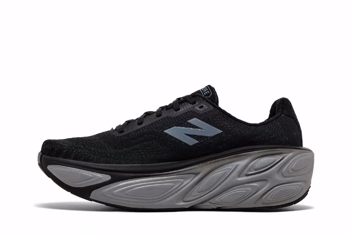 New Balance Fresh Foam X More v5 2E Wide Black Silver Metallic, view 4