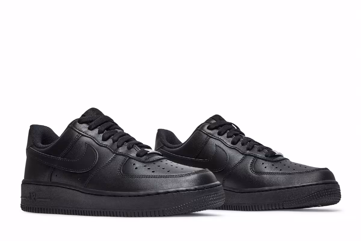Nike Women's Air Force 1 Triple Black, view 9