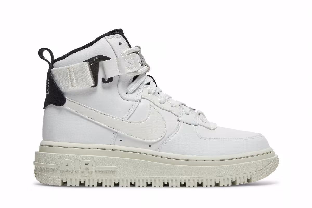 Nike Women's Air Force 1 High Utility 2.0 Summit White, view 2