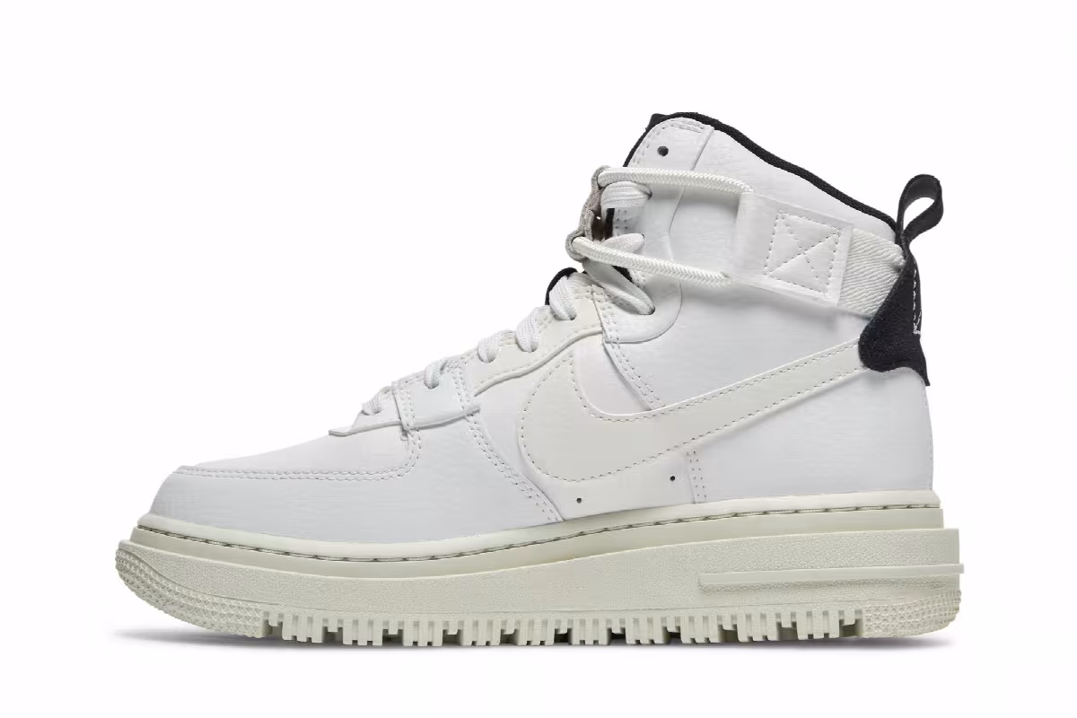 Nike Women's Air Force 1 High Utility 2.0 Summit White, view 4