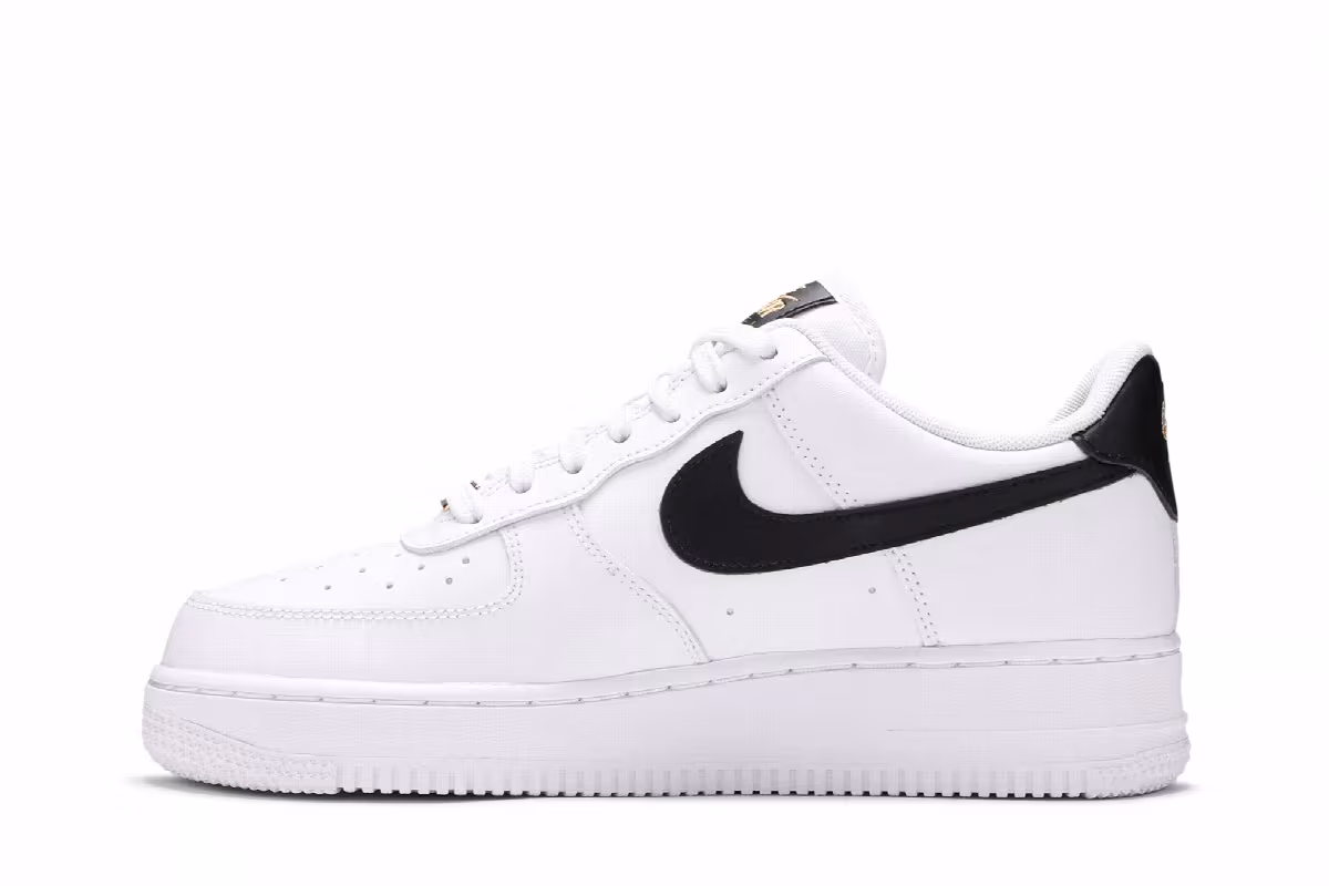 Nike Women's Air Force 1 White Black, view 4
