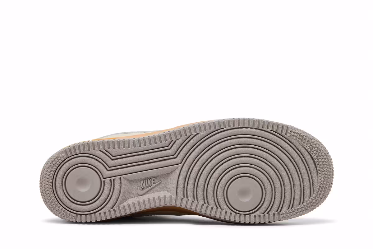 Nike Women's Air Force 1 Light Khaki College Grey Gum, view 5