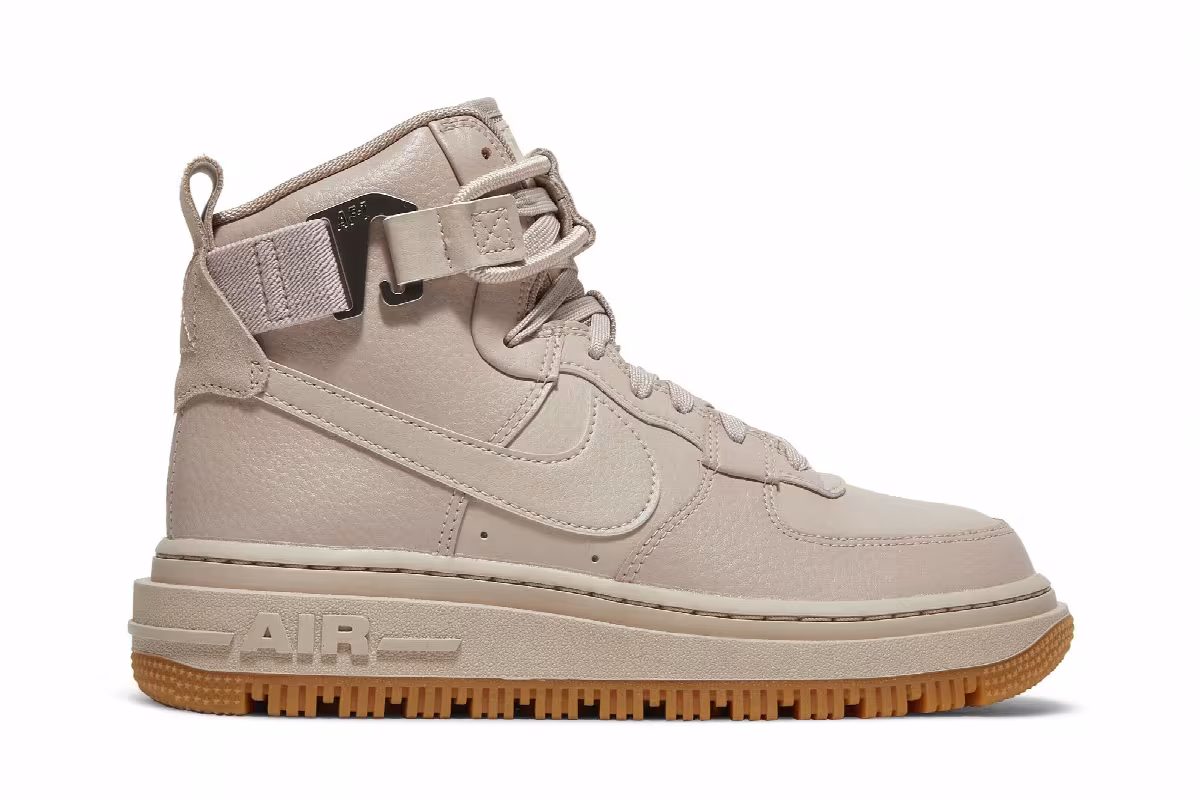 Nike Women's Air Force 1 High Utility 2.0 Arctic Pink Gum, view 2