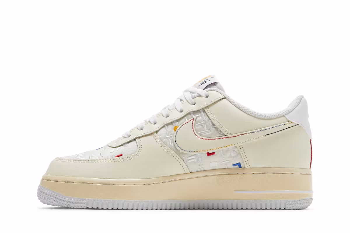 Nike Women's Air Force 1 Low Hangul Day, view 4