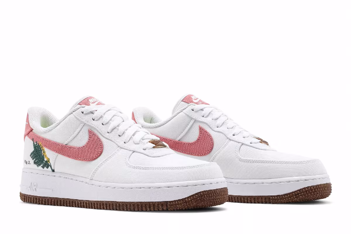 Nike Women's Air Force 1 Low SE Catechu, view 9