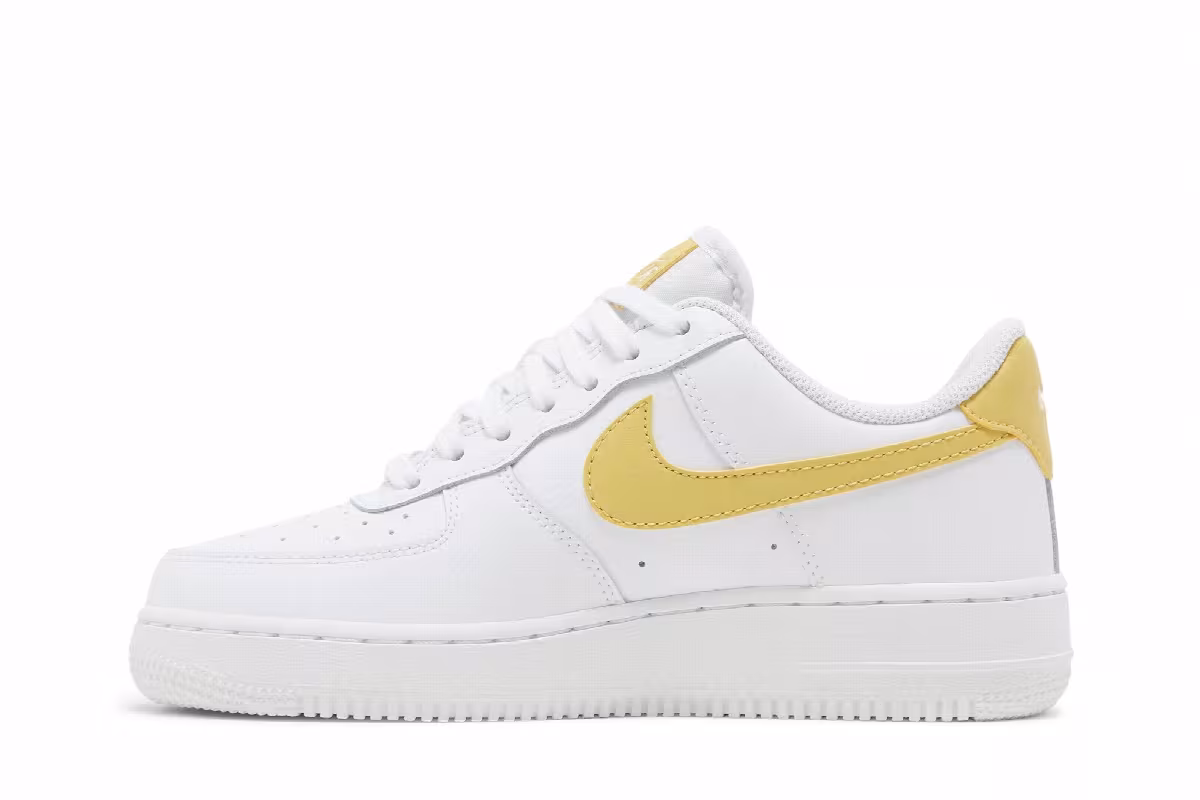 Nike Women's Air Force 1 Saturn Gold, view 4