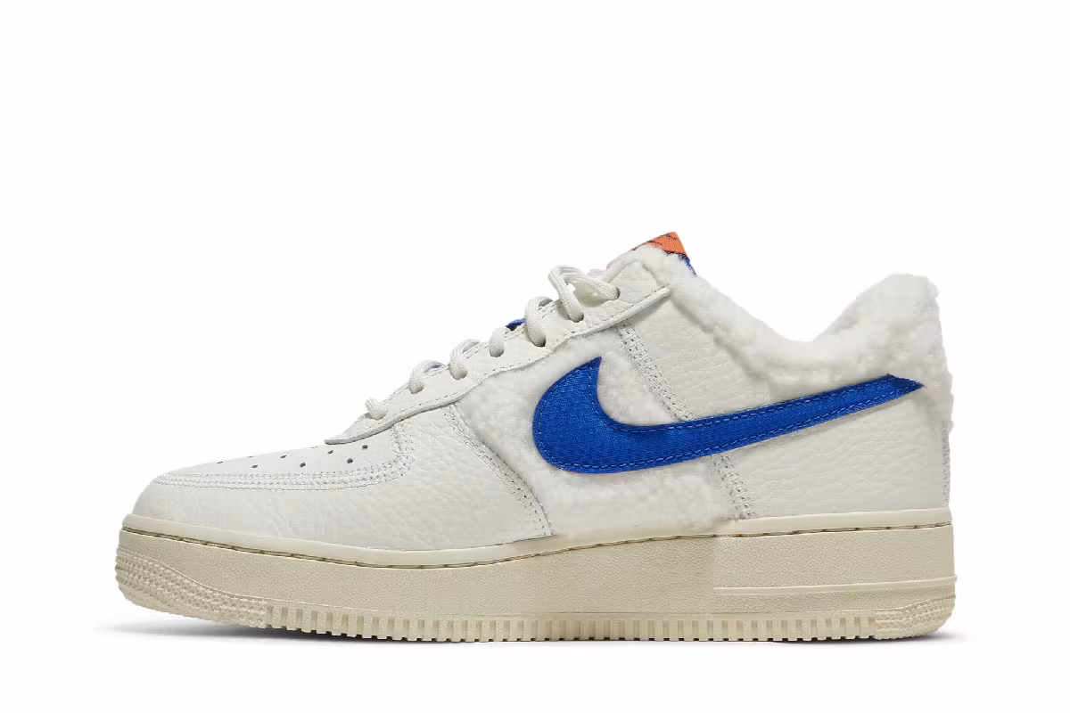 Nike Women's Air Force 1 07 Sherpa Fleece, view 4