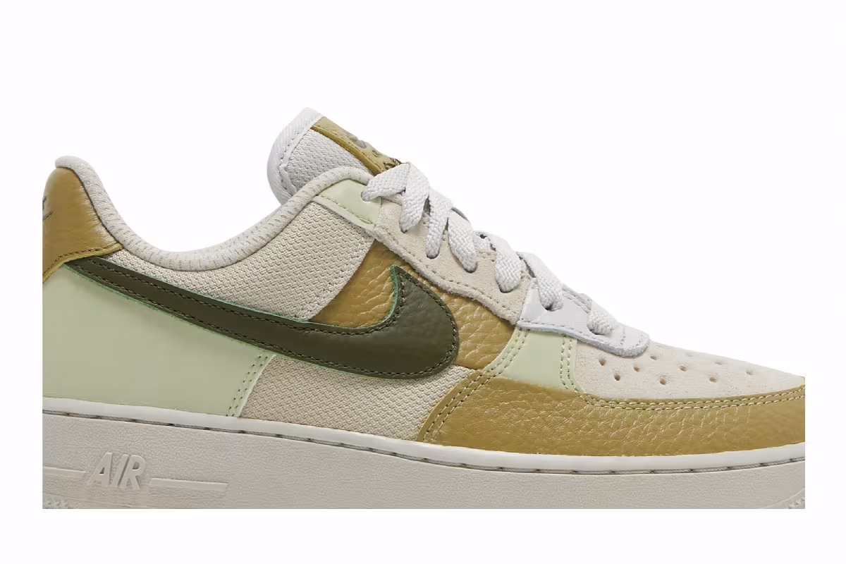 Nike Women's Air Force 1 Rough Green, view 3