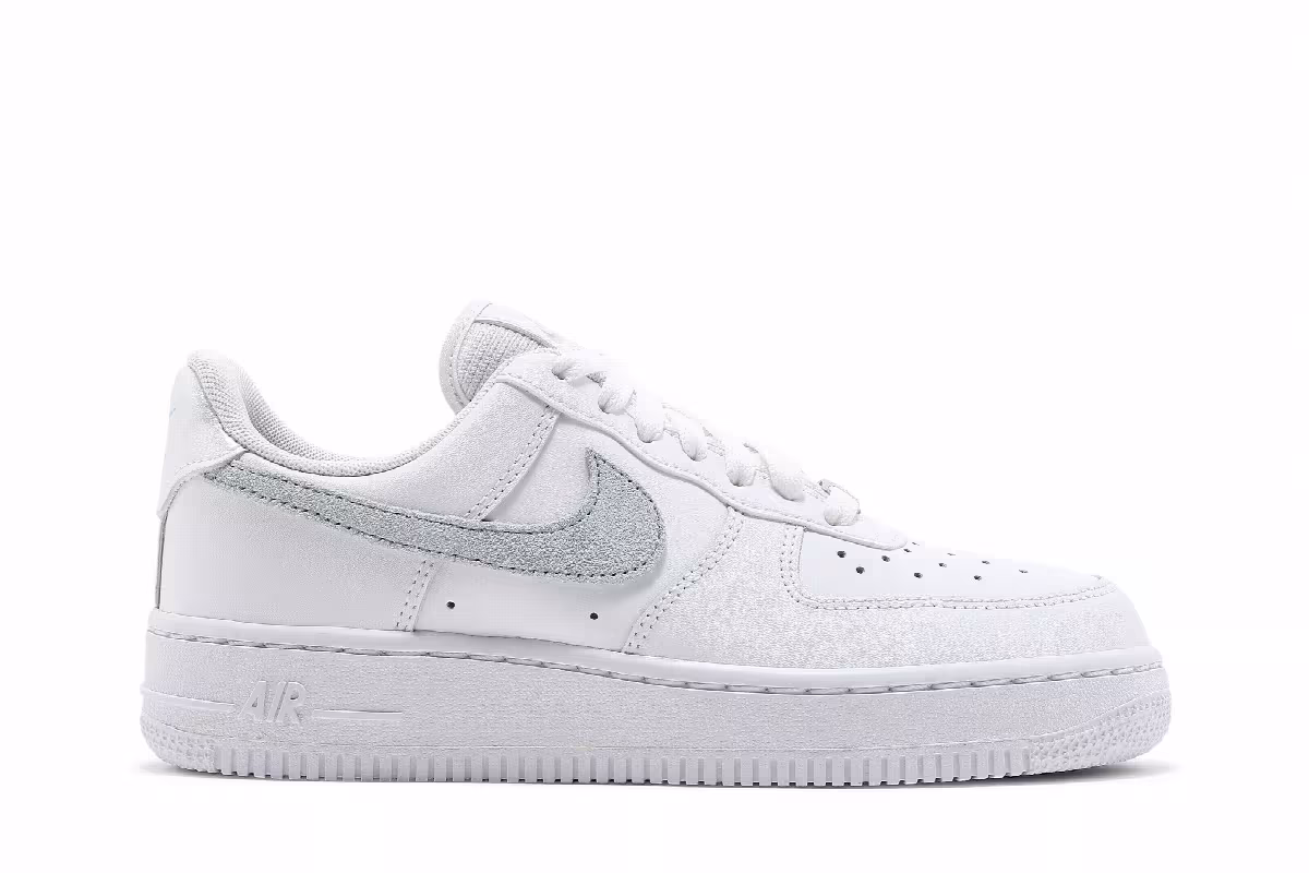 Nike Women's Air Force 1 Glacier Blue, view 2