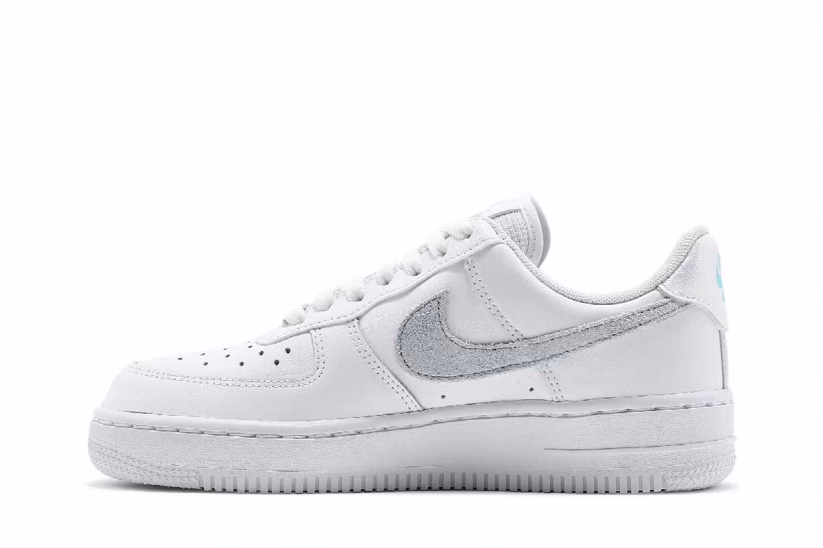 Nike Women's Air Force 1 Glacier Blue, view 4