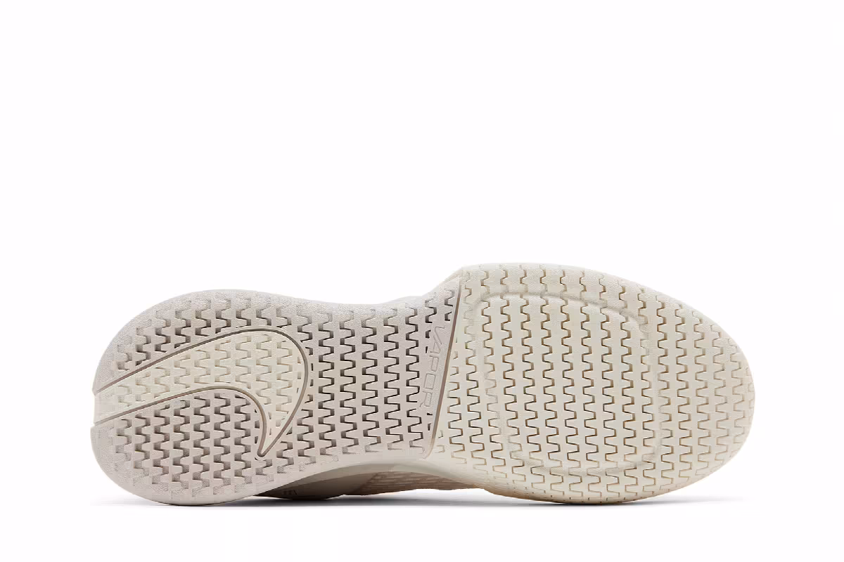 Women's NikeCourt Air Zoom Vapor Pro 2 Premium HC Gold Flair Pack, view 5