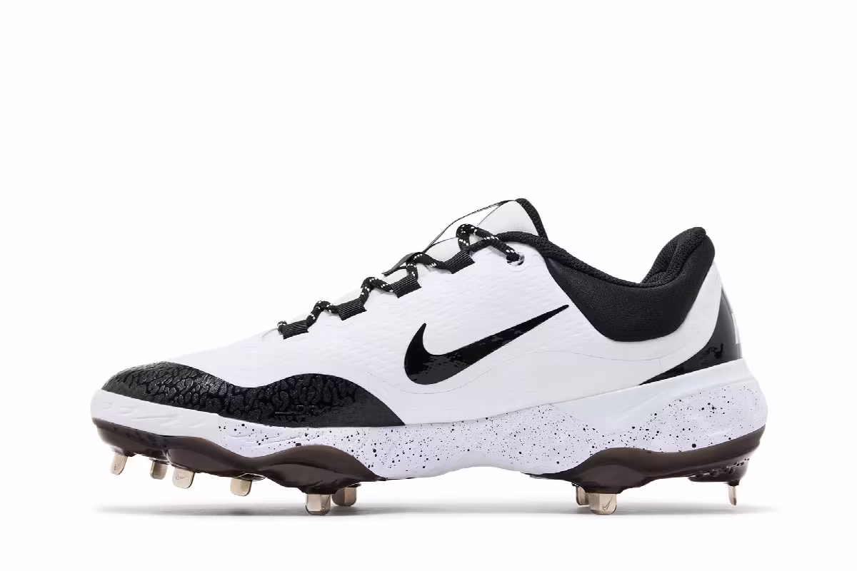 Nike Alpha Huarache Elite 4 Low White Black, view 4