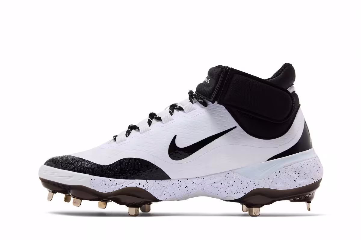 Nike Alpha Huarache Elite 4 Mid White Black, view 4