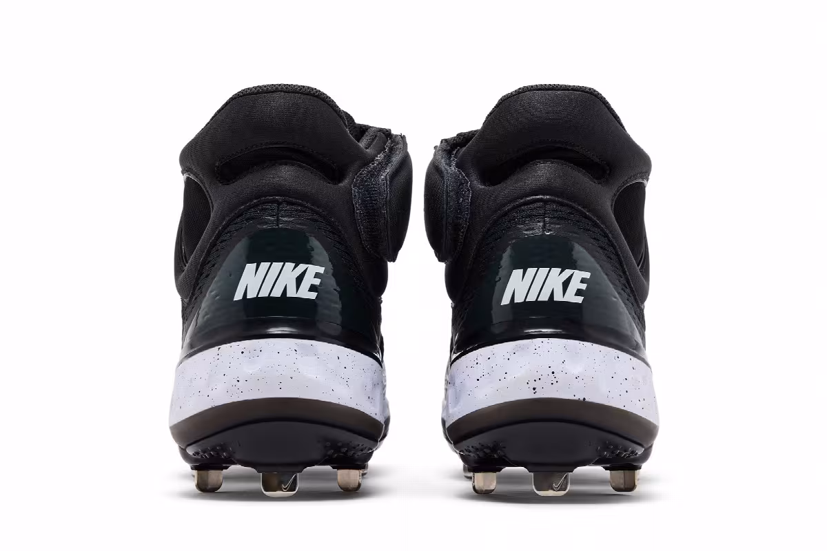 Nike Alpha Huarache Elite 4 Mid Black Dark Smoke Grey, view 7