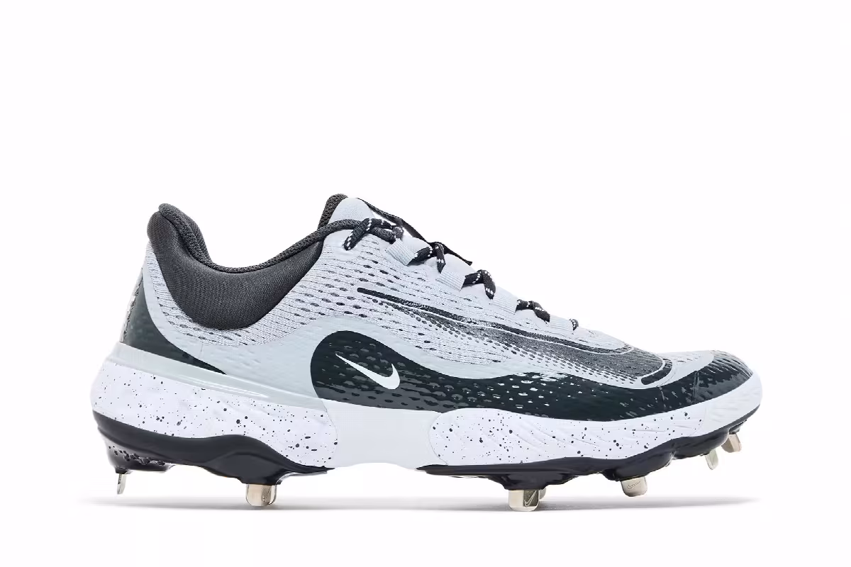 Nike Alpha Huarache Elite 4 Low Wolf Grey Dark Smoke Grey, view 2