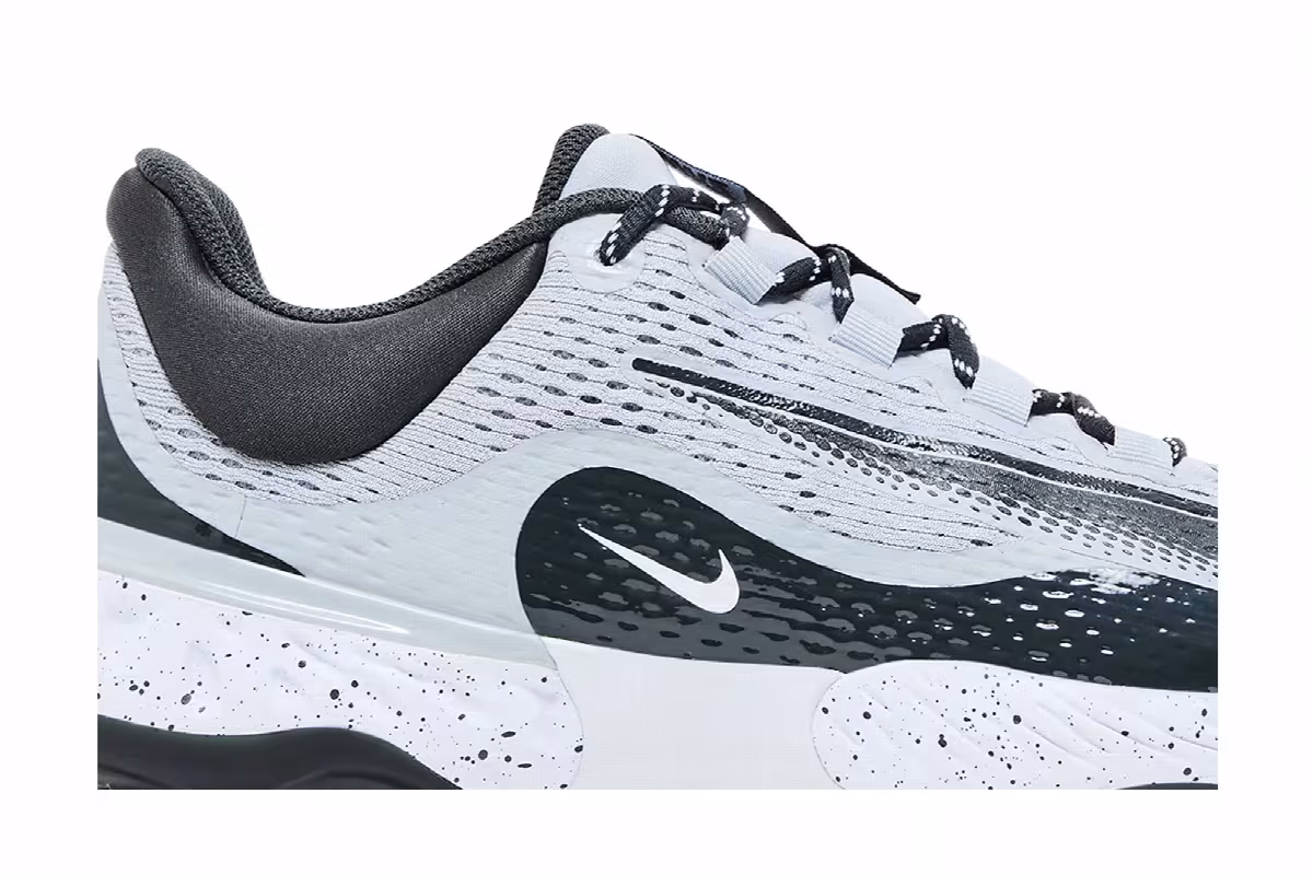 Nike Alpha Huarache Elite 4 Low Wolf Grey Dark Smoke Grey, view 3
