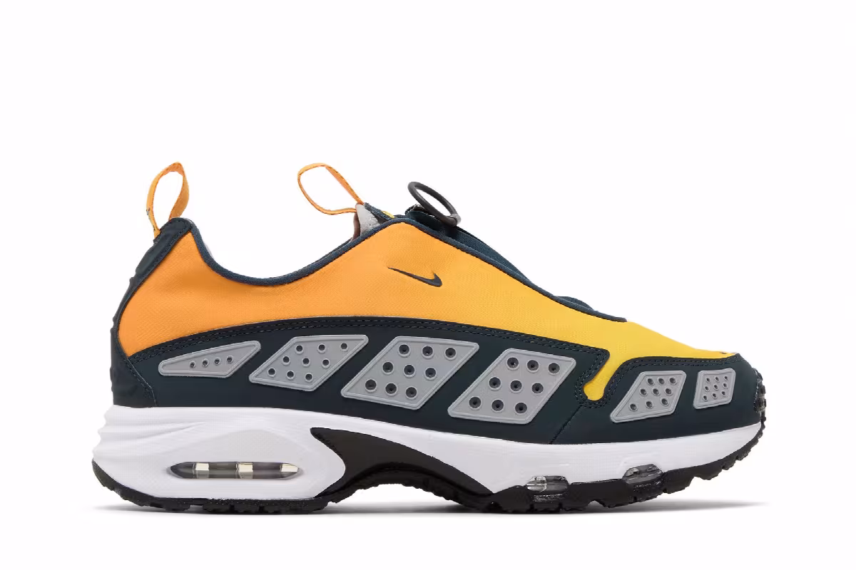 Nike Women's Air Sunder Max Canyon Gold, view 2